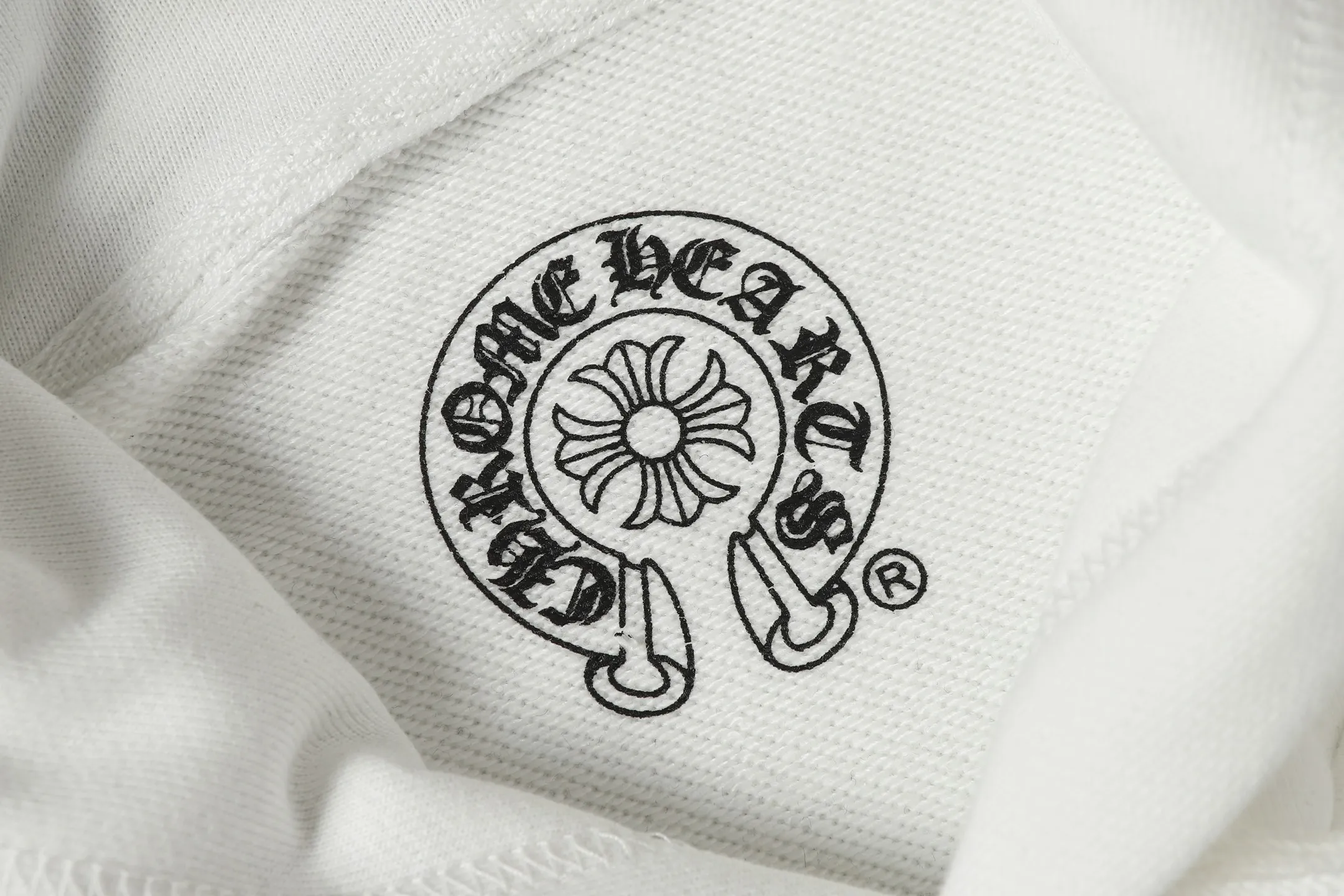 P240 3124 cross-border running quantity model. If you are pursuing quality, please place an order. -Chrome Hearts/Chrome Hearts Colorful Sanskrit Printed Hoodie -High weight, high density and high quality. The wool is soft, delicate and skin-friendly. It feels soft and silky. It has excellent warmth and skin-friendly properties. -Size: S M L XL